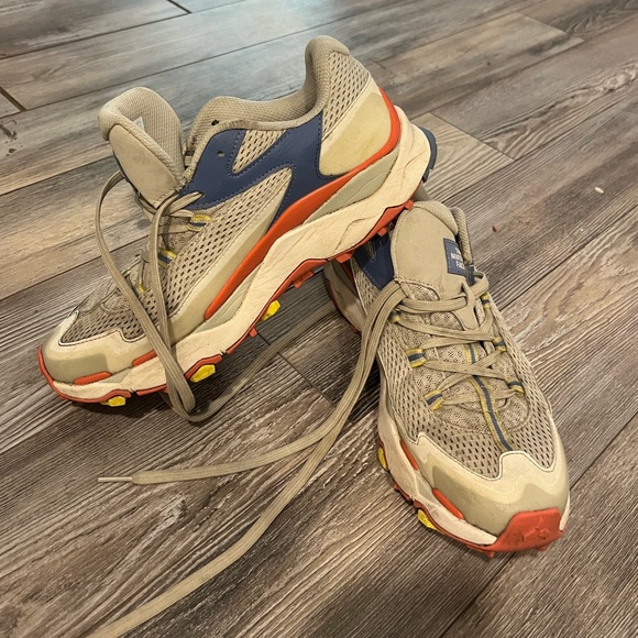 North Face VECTIV trail runner/ hiker/ sneaker - Picture 2 of 5